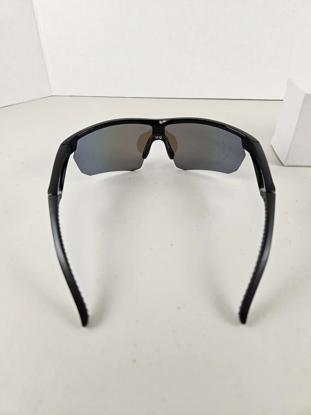 New In Box Vcarsian Kids Sport Sunglasses with Blue-Purple Mirrored Lens